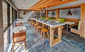 Courtyard By Marriott Oxford